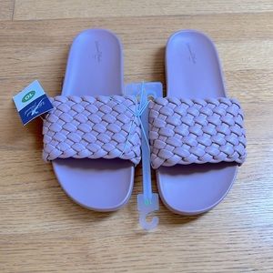 NWT Universal thread slides